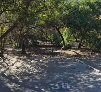 Leo Carrillo site 30, 360 photo: heavy oak shade over the whole pad