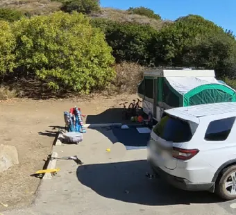 Leo Carrillo site 34, 360 photo: pop-up trailer and an suv parked