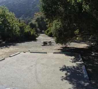 Leo Carrillo site 41, 360 photo: oaks shade the pad heavily