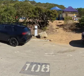 Leo Carrillo site 108, 360 photo: two cars parked, one dark, one red
