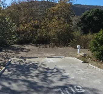 Leo Carrillo site 109, 360 photo: utility boxes and meters at the pad edge