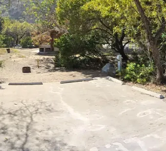 Leo Carrillo site 137, 360 photo: small shelter/kiosk structure visible in the background