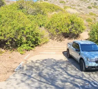 Leo Carrillo site 138, 360 photo: dense brush closes off the back and sides