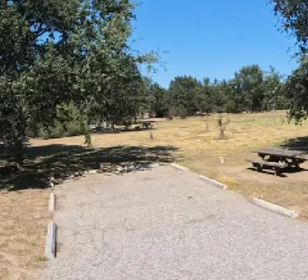 Malibu Creek site 2, 360 photo: oaks shade the edges of the pad