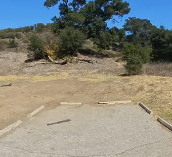 Malibu Creek site 28, 360 photo: grass slope rises behind
