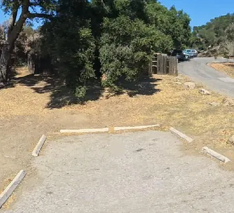 Malibu Creek site 43, 360 photo: oak over the left