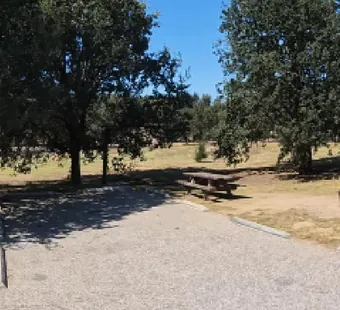 Malibu Creek site 6, 360 photo: oaks shade the edges