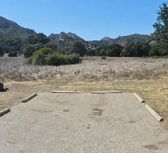 Malibu Creek site 62, 360 photo: meadow and hills straight ahead