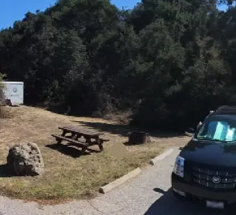 Malibu Creek site 7, 360 photo: pull-in beside the loop road
